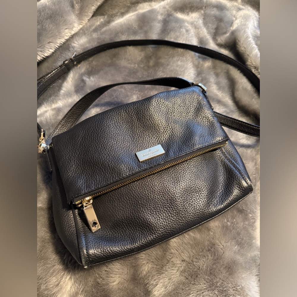 Kate Spade leather fold over shoulder and crossbody bag - Picture 2 of 15